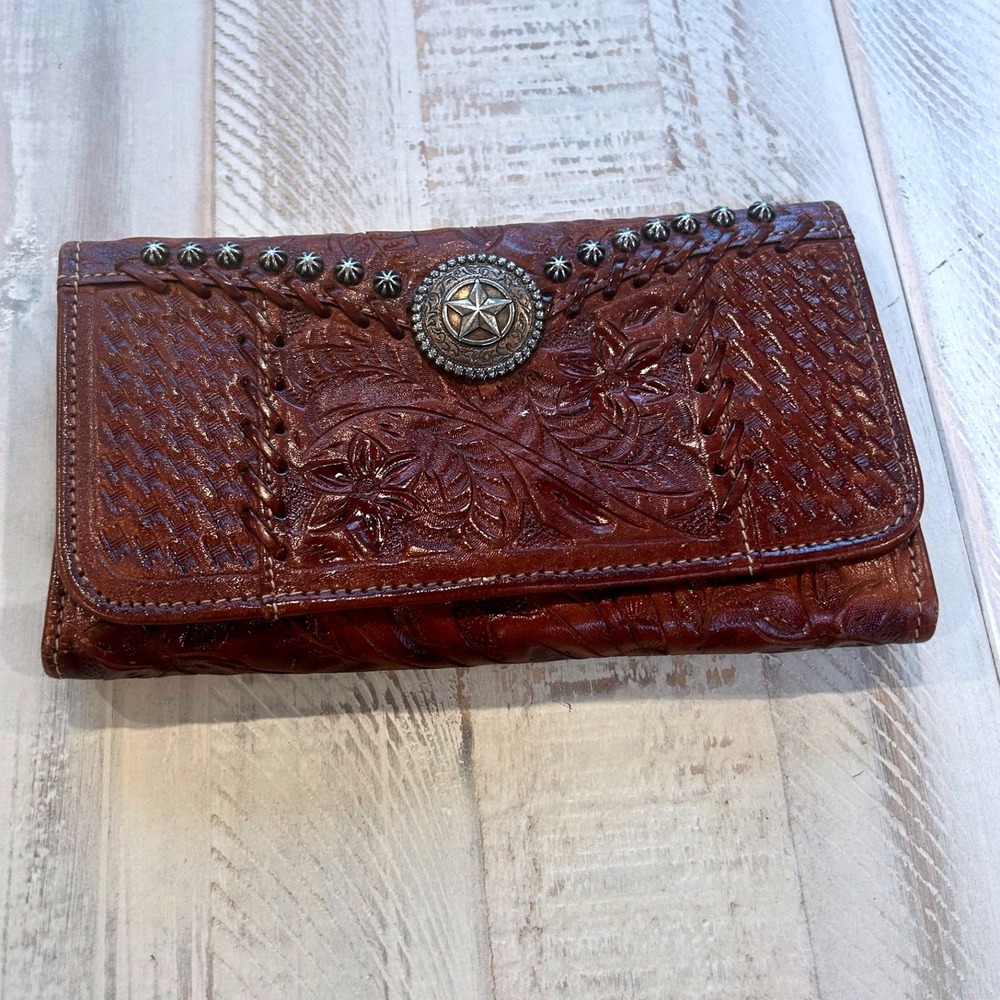 Western Tooled Leather Concho Snap Closure Wallet Brown
